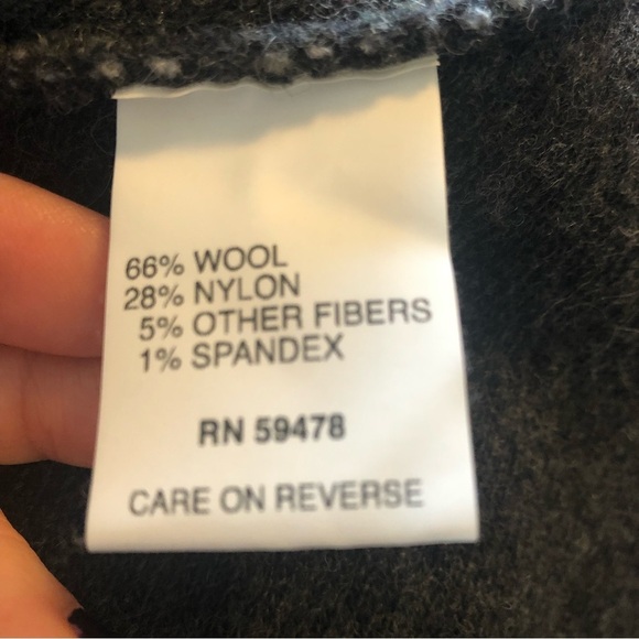 Chiaramente two tone Gray 66%Wool stretch knit modern cardigan/shawl Size Large - Picture 11 of 13